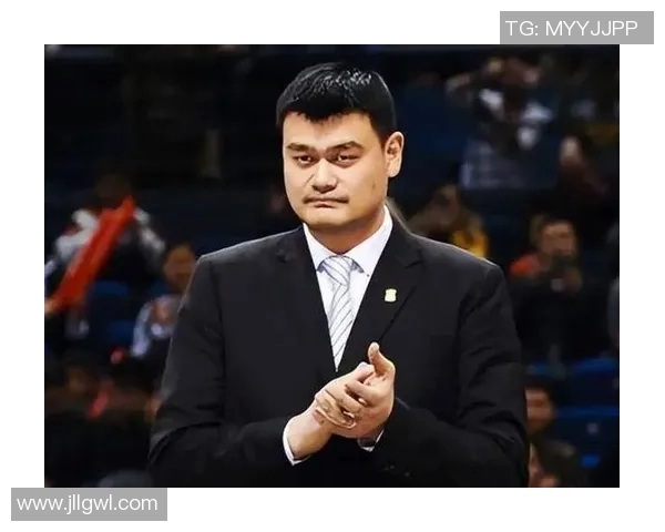 姚明的篮球传奇与电影之旅：从赛场到银幕的精彩人生探索