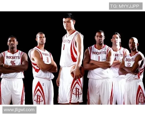 姚明：从辅助中锋到篮球传奇的辉煌之路与影响力分析