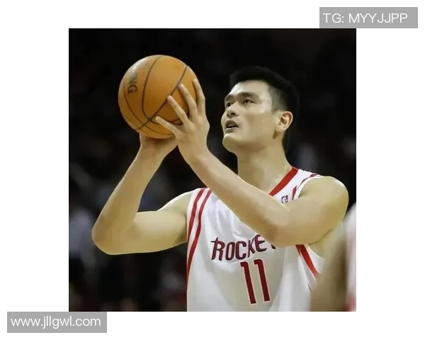 姚明抵纸条事件引发热议揭示体育明星背后的真实生活与挑战