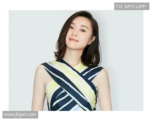 足球明星吴越的职业生涯与成就全景介绍及精彩图片展示