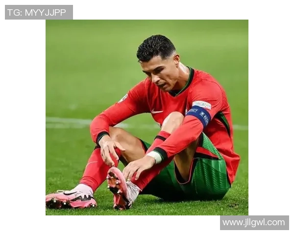 三十五岁以上足球明星的传奇人生与职业生涯回顾