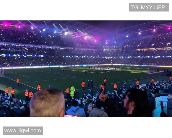 足球明星灯光秀观看指南及最佳观赏地点推荐